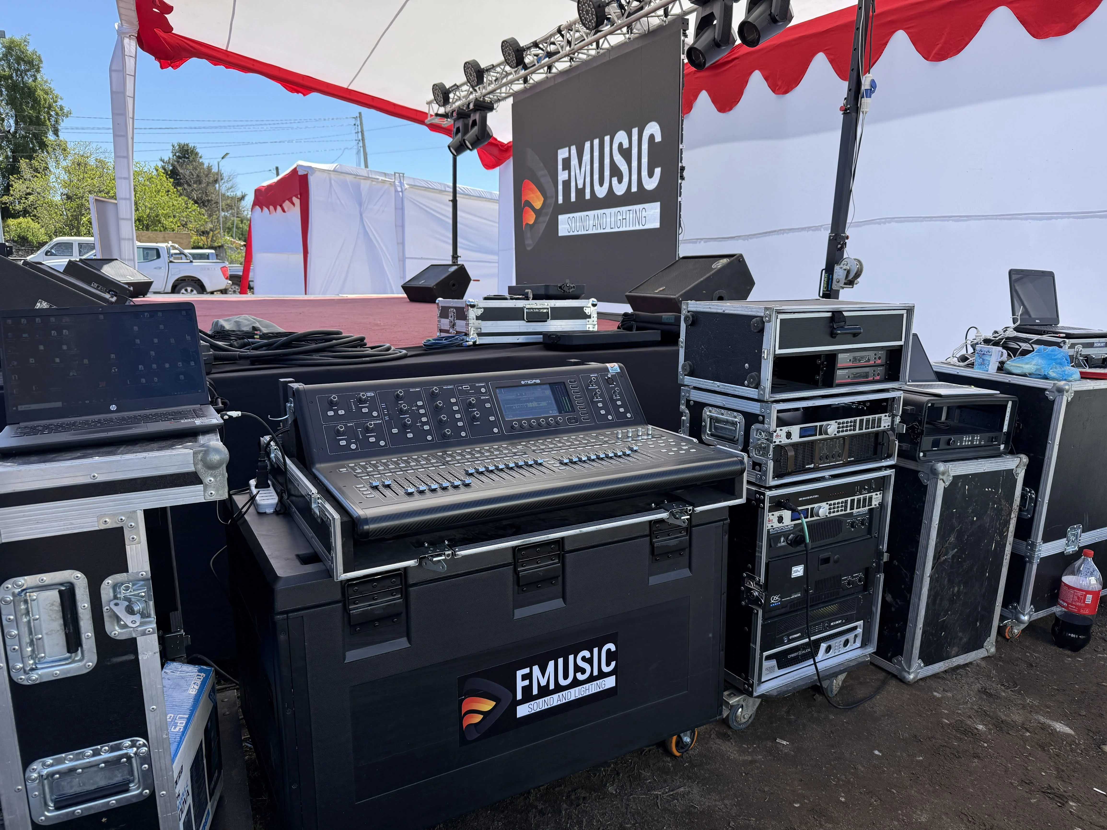 Consola digital FMusic para sonido profesional en Linares