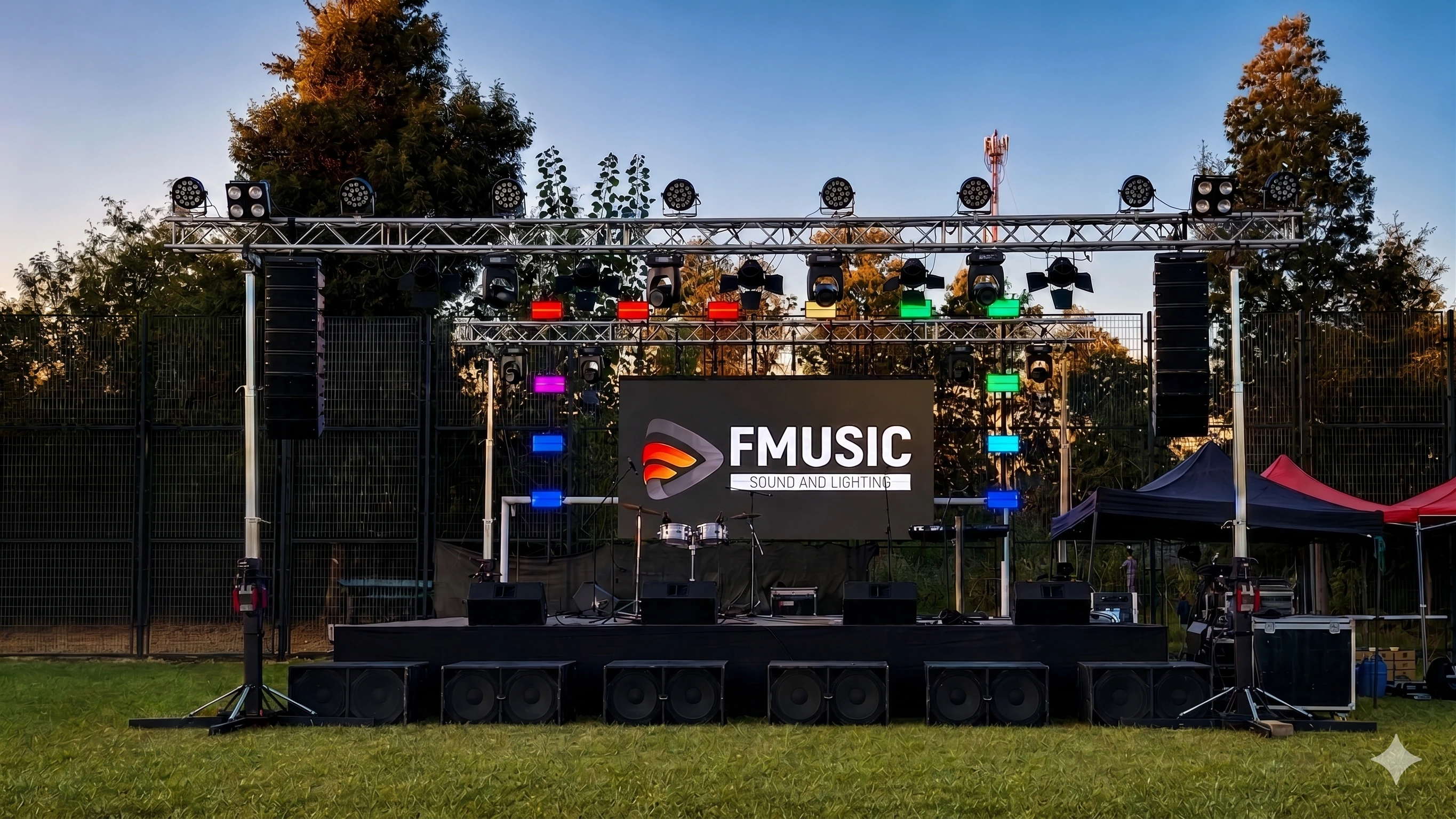 Escenario FMusic con sonido profesional para eventos en Linares